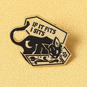 CAT in BOX pin with Caption IF IT FITS I SITS Collectible Enamel Pin NEW! 997